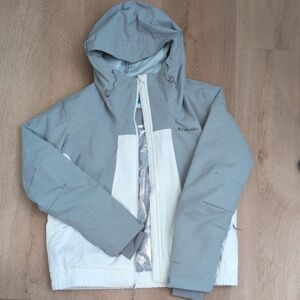 Columbia Two-Tone Hooded Winter Snow Jacket in Gray and White - Like New!